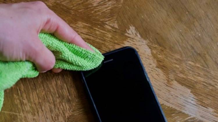 بررسی روش‌های تمیز کردن اسپیکر گوشی-تمیز کردن اسپیکر گوشی