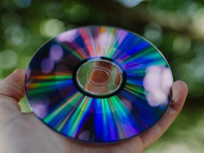 تاریخچه CD | آیا تاریخچه باشکوه سی دی به پایان رسیده؟