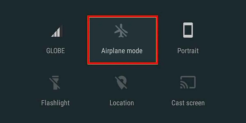 گاهی با روشن و خاموش کردن حالت هواپیما مشکل GPS به راحتی حل می‌شود.
